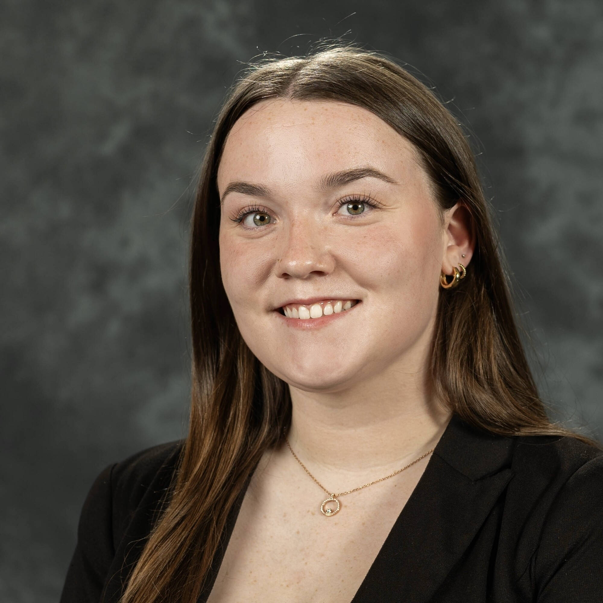 Olivia Robach Headshot